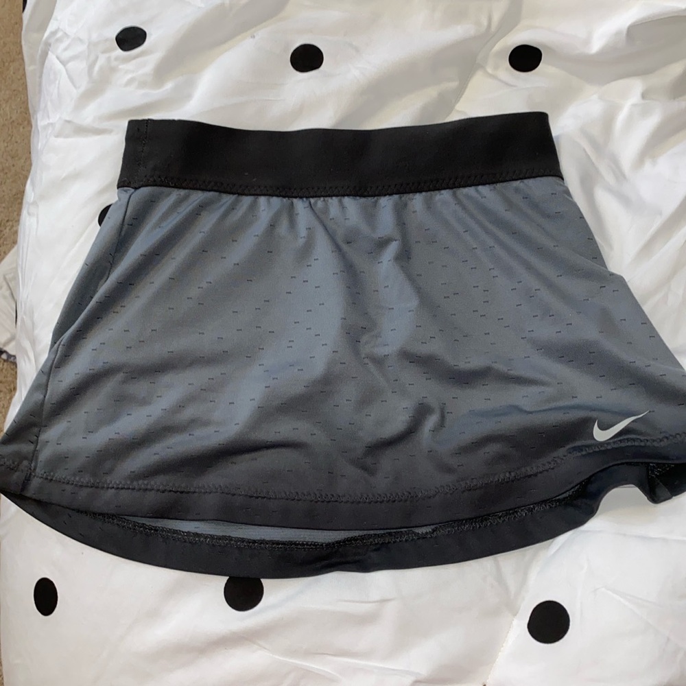 Nike skirt for sale !! Size small